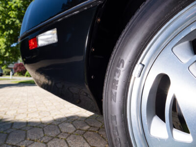 58-Mile 1990 Chevrolet Corvette ZR1 Photo Gallery — Photo 323