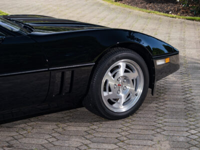58-Mile 1990 Chevrolet Corvette ZR1 Photo Gallery — Photo 40