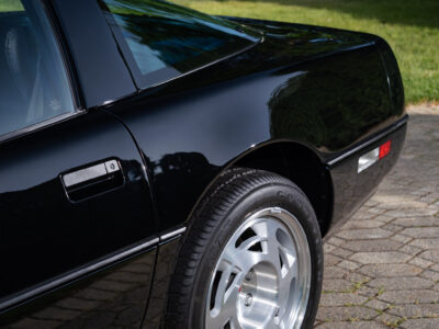 58-Mile 1990 Chevrolet Corvette ZR1 Photo Gallery — Photo 67