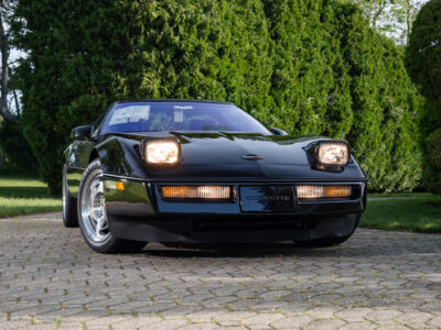 58-Mile 1990 Chevrolet Corvette ZR1 Photo Gallery — Photo 6
