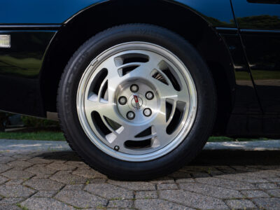 58-Mile 1990 Chevrolet Corvette ZR1 Photo Gallery — Photo 81
