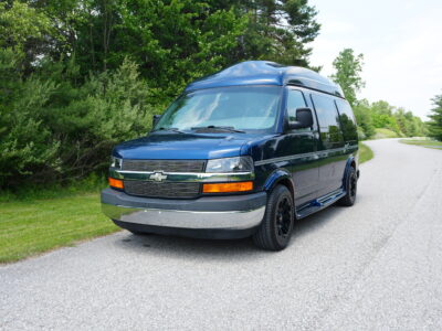 35K-Mile 2003 Chevrolet Express 1500 Conversion Van AWD Southern Comfort Package Photo Gallery — Photo 18