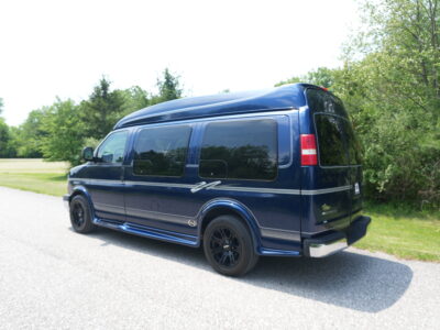 35K-Mile 2003 Chevrolet Express 1500 Conversion Van AWD Southern Comfort Package Photo Gallery — Photo 4