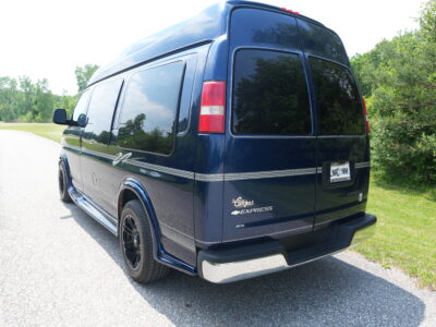 35K-Mile 2003 Chevrolet Express 1500 Conversion Van AWD Southern Comfort Package Photo Gallery — Photo 5