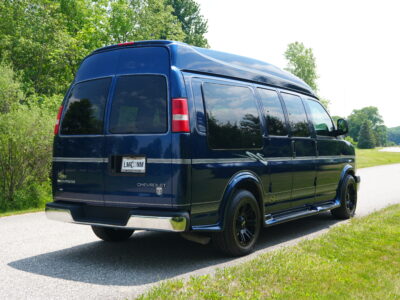 35K-Mile 2003 Chevrolet Express 1500 Conversion Van AWD Southern Comfort Package Photo Gallery — Photo 8