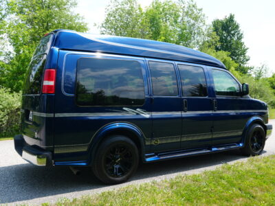 35K-Mile 2003 Chevrolet Express 1500 Conversion Van AWD Southern Comfort Package Photo Gallery — Photo 9