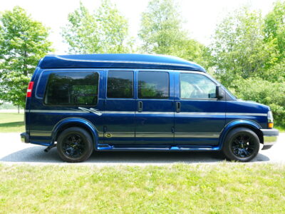 35K-Mile 2003 Chevrolet Express 1500 Conversion Van AWD Southern Comfort Package Photo Gallery — Photo 11