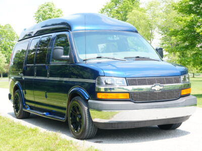 35K-Mile 2003 Chevrolet Express 1500 Conversion Van AWD Southern Comfort Package Photo Gallery — Photo 13