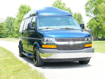 35K-Mile 2003 Chevrolet Express 1500 Conversion Van AWD Southern Comfort Package Photo Gallery — Photo 15