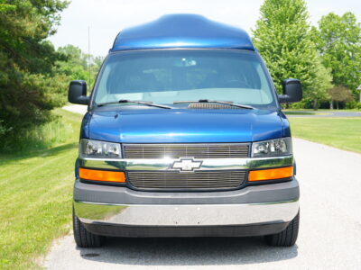 35K-Mile 2003 Chevrolet Express 1500 Conversion Van AWD Southern Comfort Package Photo Gallery — Photo 16