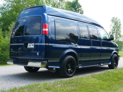 35K-Mile 2003 Chevrolet Express 1500 Conversion Van AWD Southern Comfort Package Photo Gallery — Photo 23