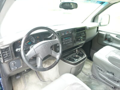 35K-Mile 2003 Chevrolet Express 1500 Conversion Van AWD Southern Comfort Package Photo Gallery — Photo 48