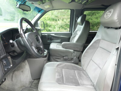 35K-Mile 2003 Chevrolet Express 1500 Conversion Van AWD Southern Comfort Package Photo Gallery — Photo 71