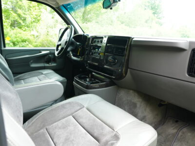 35K-Mile 2003 Chevrolet Express 1500 Conversion Van AWD Southern Comfort Package Photo Gallery — Photo 80