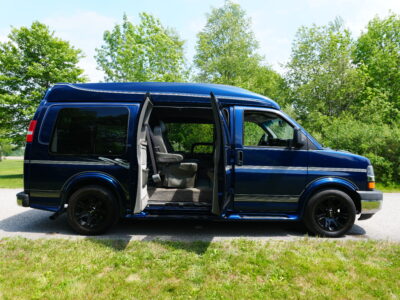 35K-Mile 2003 Chevrolet Express 1500 Conversion Van AWD Southern Comfort Package Photo Gallery — Photo 46