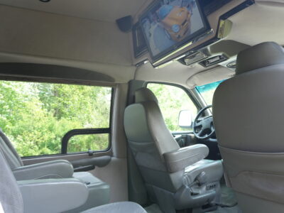 35K-Mile 2003 Chevrolet Express 1500 Conversion Van AWD Southern Comfort Package Photo Gallery — Photo 89