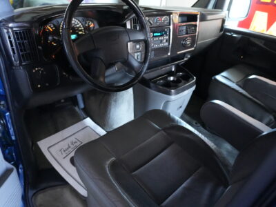 35K-Mile 2003 Chevrolet Express 1500 Conversion Van AWD Southern Comfort Package Photo Gallery — Photo 112
