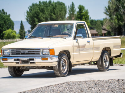 Stone Cold Steve Austin’s 101K-Mile 1987 Toyota Pickup Photo Gallery — Photo 4