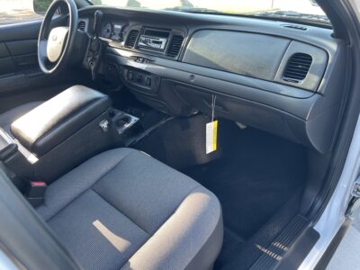 2K-Mile 2006 Ford Crown Victoria Police Interceptor Photo Gallery — Photo 261