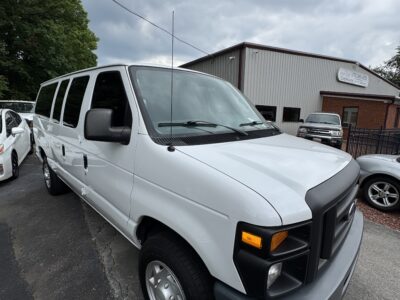 5K-Mile 2011 Ford E150 XL Club Wagon 8 Passenger Photo Gallery — Photo 103