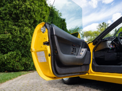 655-Mile 1991 Chevrolet Corvette ZR1 Photo Gallery — Photo 123