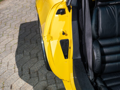 655-Mile 1991 Chevrolet Corvette ZR1 Photo Gallery — Photo 179