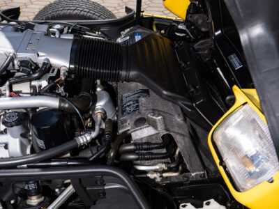 655-Mile 1991 Chevrolet Corvette ZR1 Photo Gallery — Photo 230