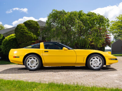 655-Mile 1991 Chevrolet Corvette ZR1 Photo Gallery — Photo 23