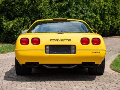 655-Mile 1991 Chevrolet Corvette ZR1 Photo Gallery — Photo 39