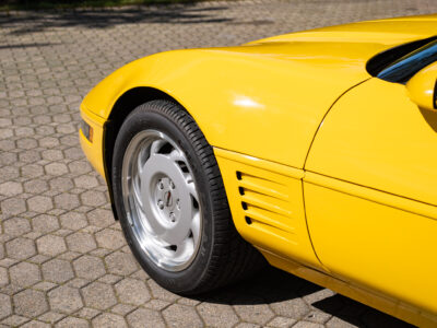 655-Mile 1991 Chevrolet Corvette ZR1 Photo Gallery — Photo 44