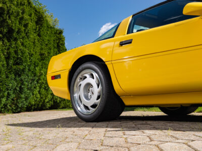 655-Mile 1991 Chevrolet Corvette ZR1 Photo Gallery — Photo 57