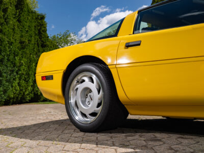 655-Mile 1991 Chevrolet Corvette ZR1 Photo Gallery — Photo 59
