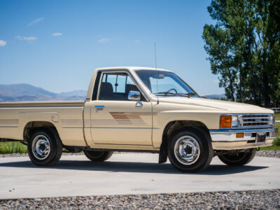Stone Cold Steve Austin’s 101K-Mile 1987 Toyota Pickup Photo Gallery — Photo 9