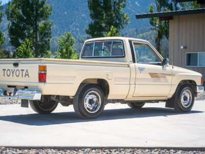 Stone Cold Steve Austin’s 101K-Mile 1987 Toyota Pickup Photo Gallery — Photo 8
