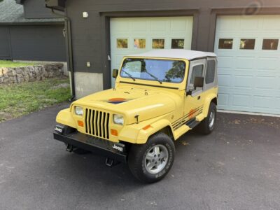 18K-Mile 1989 Jeep Wrangler Islander Photo Gallery — Photo 24