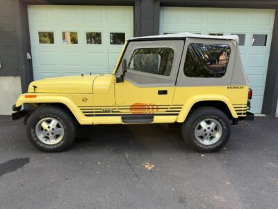 18K-Mile 1989 Jeep Wrangler Islander Photo Gallery — Photo 29