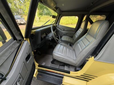 18K-Mile 1989 Jeep Wrangler Islander Photo Gallery — Photo 59