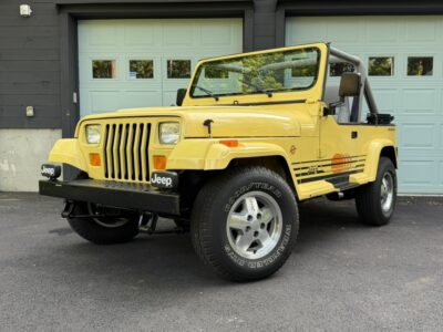 18K-Mile 1989 Jeep Wrangler Islander Photo Gallery — Photo 9