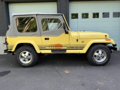 18K-Mile 1989 Jeep Wrangler Islander Photo Gallery — Photo 17