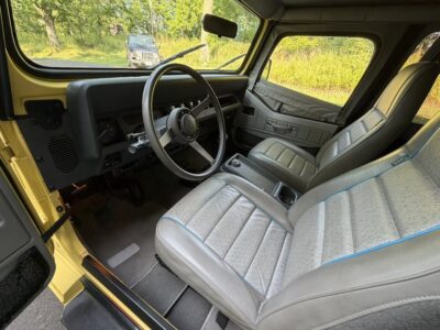 18K-Mile 1989 Jeep Wrangler Islander Photo Gallery — Photo 61