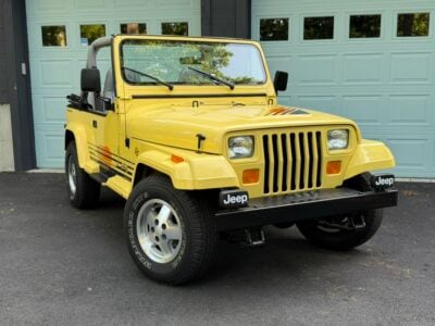 18K-Mile 1989 Jeep Wrangler Islander Photo Gallery — Photo 3