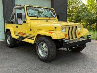 18K-Mile 1989 Jeep Wrangler Islander Photo Gallery — Photo 2