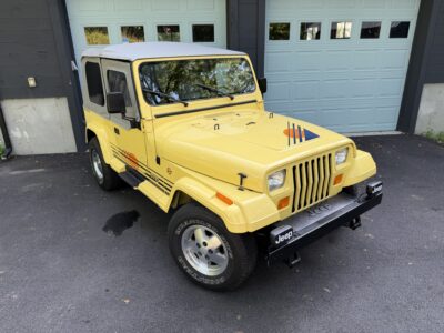 18K-Mile 1989 Jeep Wrangler Islander Photo Gallery — Photo 20