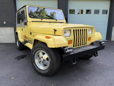 18K-Mile 1989 Jeep Wrangler Islander Photo Gallery — Photo 18
