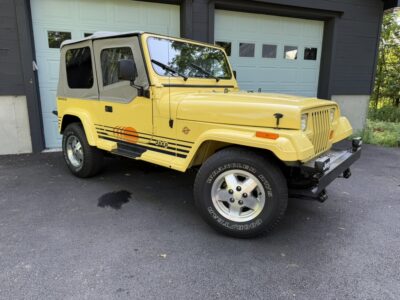 18K-Mile 1989 Jeep Wrangler Islander Photo Gallery — Photo 19