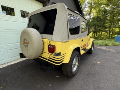 18K-Mile 1989 Jeep Wrangler Islander Photo Gallery — Photo 32