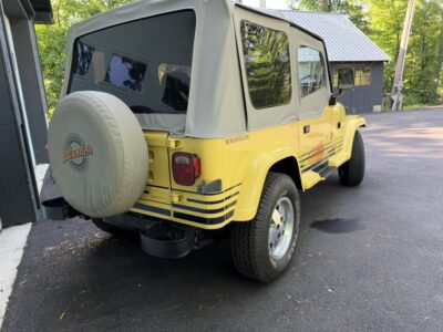 18K-Mile 1989 Jeep Wrangler Islander Photo Gallery — Photo 33
