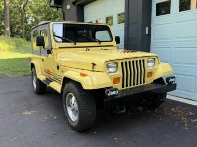 18K-Mile 1989 Jeep Wrangler Islander Photo Gallery — Photo 21