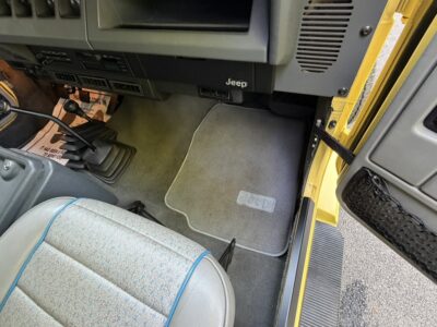 18K-Mile 1989 Jeep Wrangler Islander Photo Gallery — Photo 80