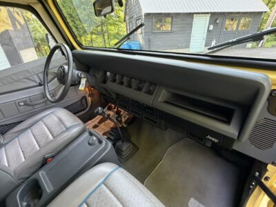 18K-Mile 1989 Jeep Wrangler Islander Photo Gallery — Photo 81